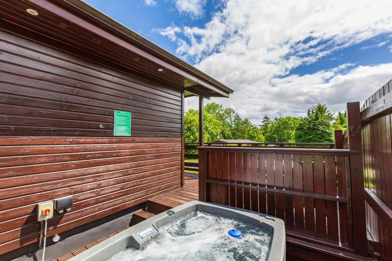 Bluebell Lodge 9 With Hot Tub Newton Stewart Extérieur photo